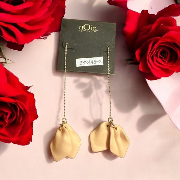 nOir Jewelry Peach Petal Chain Drop Earrings New with tags - Picture 3 of 5